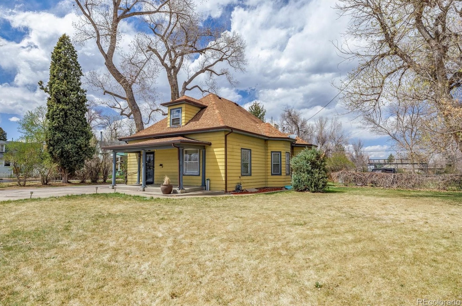 6701 Grandview Ave, Arvada, CO 80002-2613