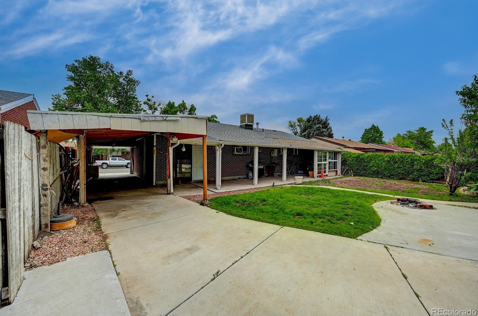 5452 Quari St, Denver CO 80011-1809 exterior