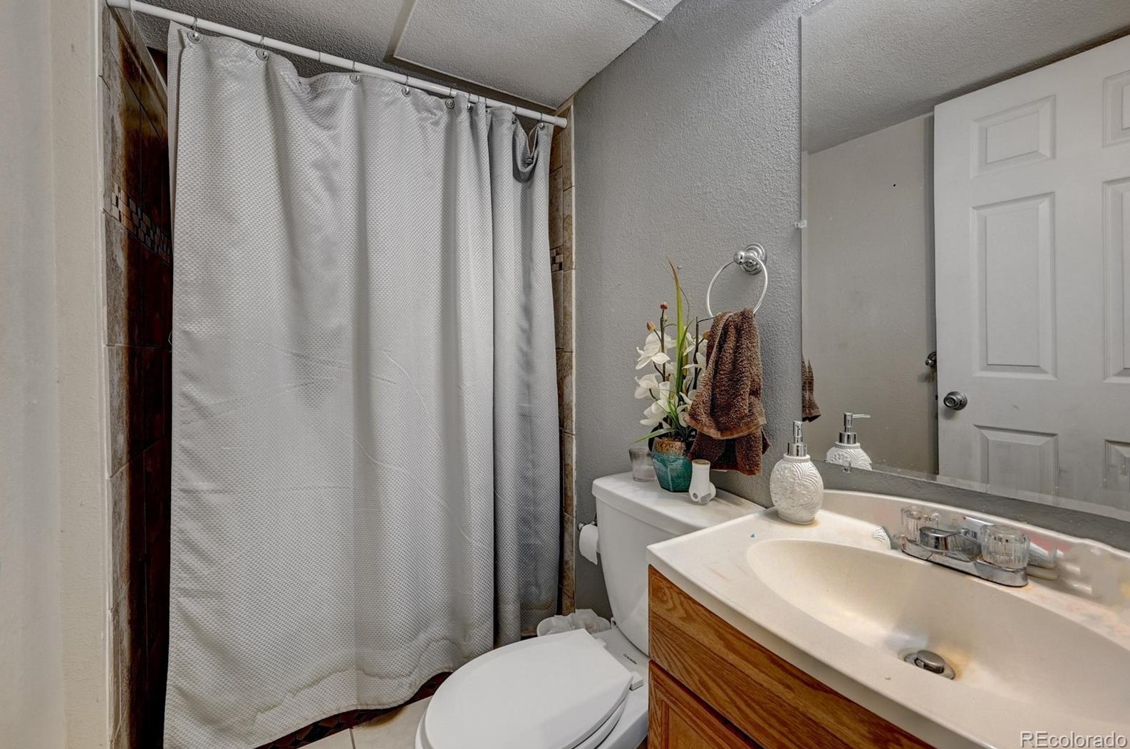 5452 Quari St, Denver CO 80011-1809 exterior