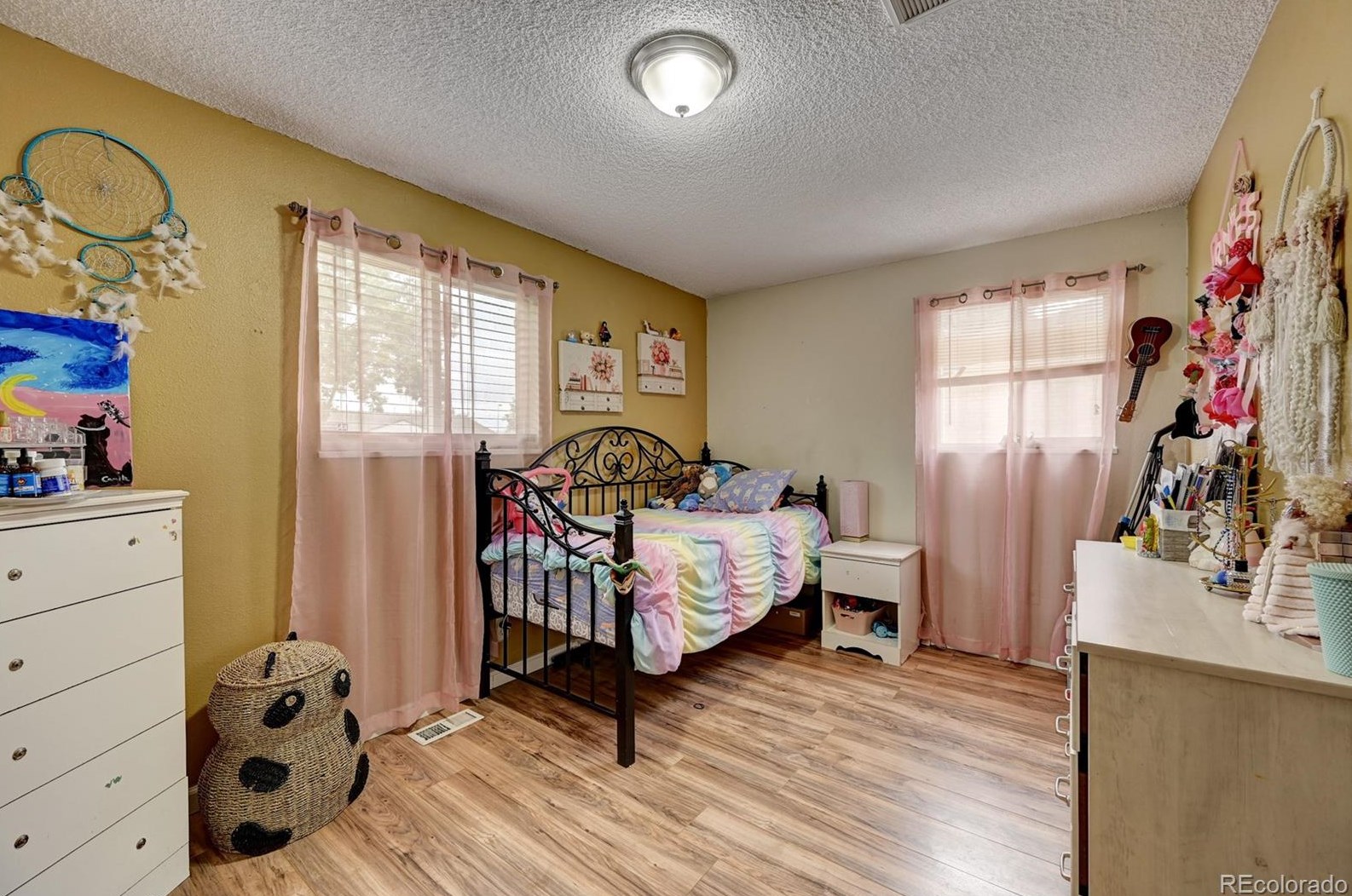 5452 Quari St, Denver CO 80011-1809 exterior