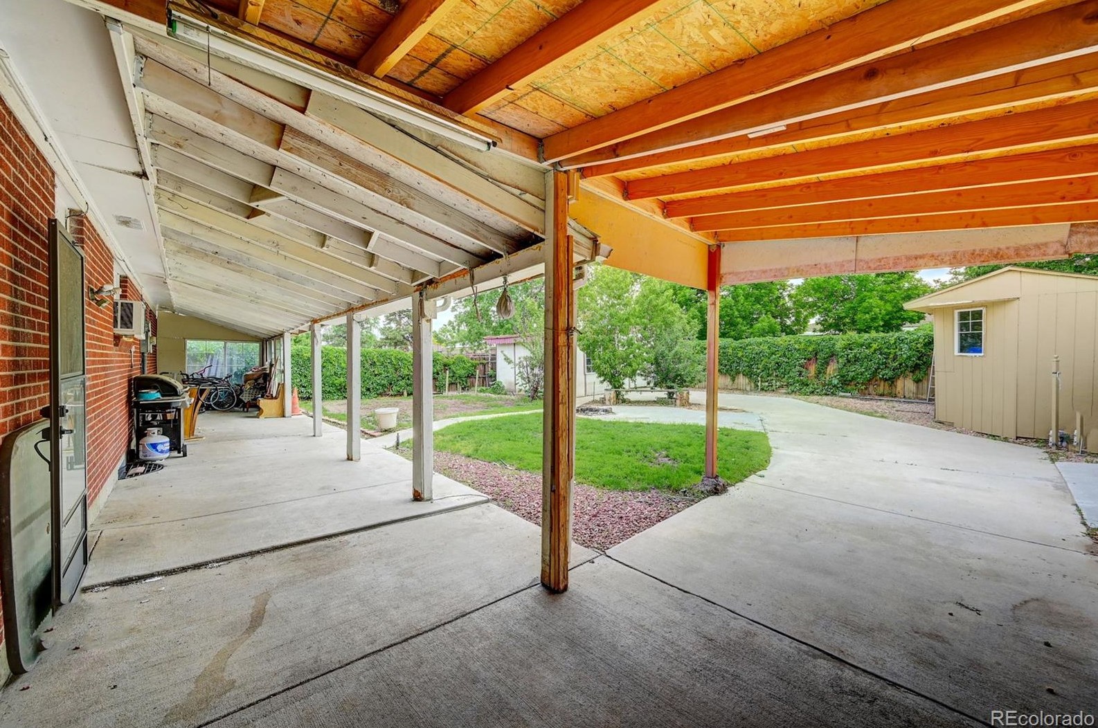 5452 Quari St, Denver CO 80011-1809 exterior