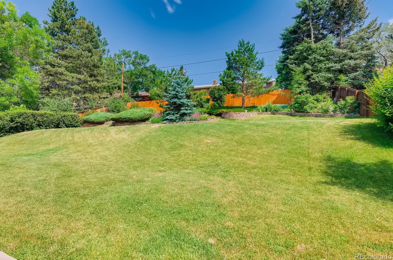 7026 Dudley Dr, Arvada CO  80004-1744 exterior