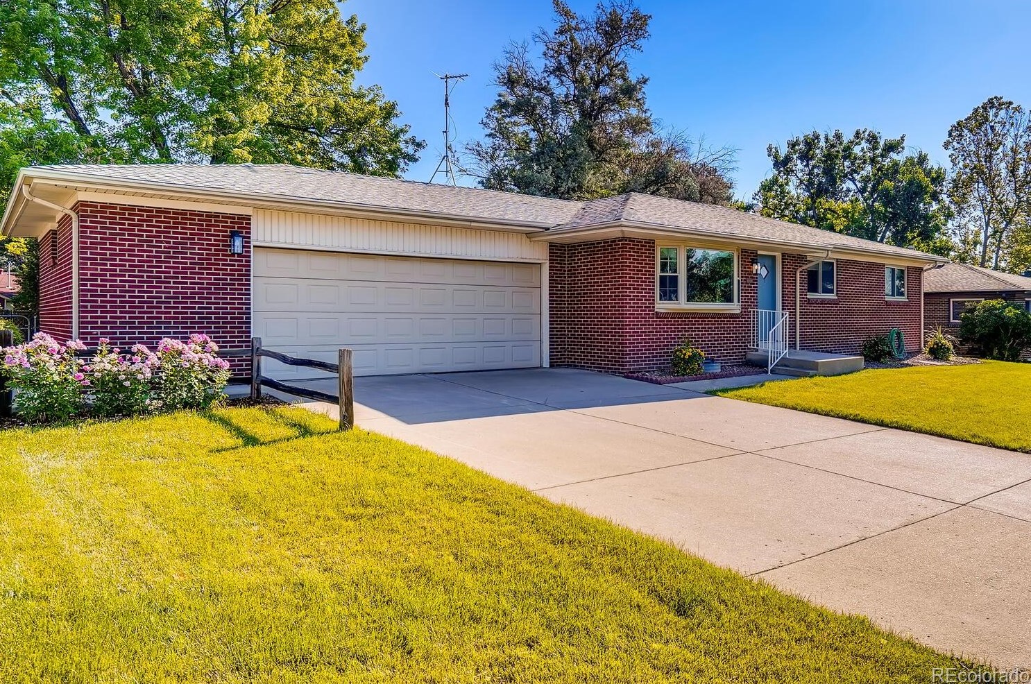 3367 W Saratoga Ave, Englewood, CO 80110