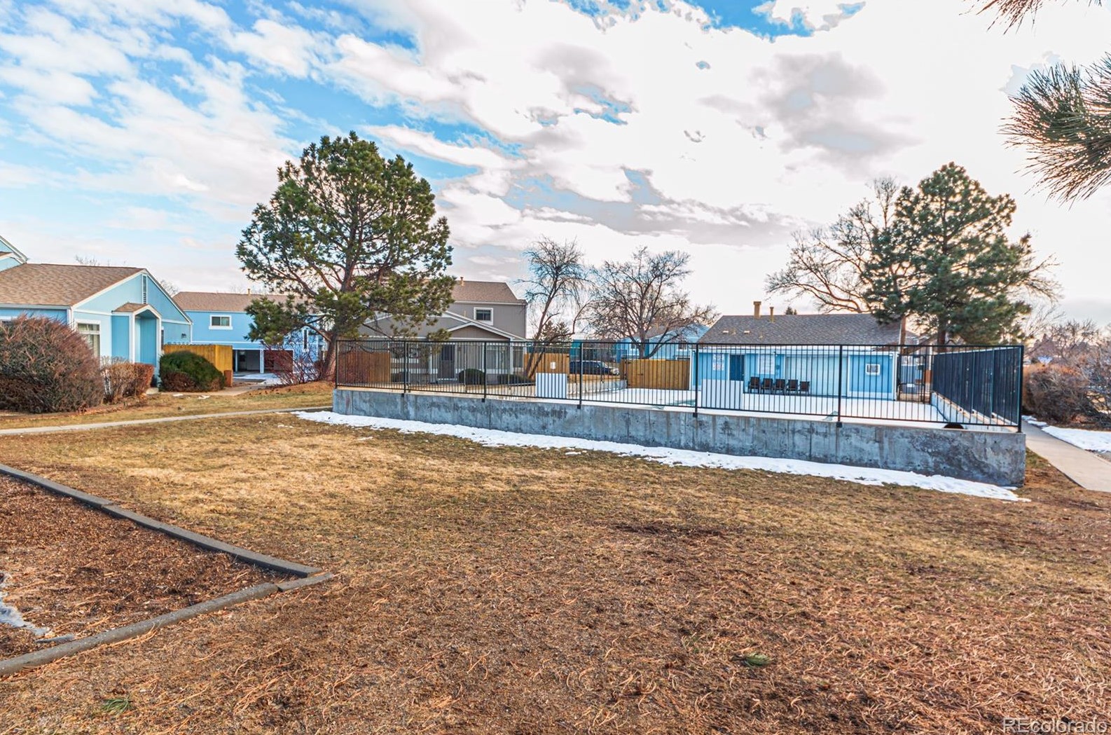 7977 Chase Cir, Arvada CO  80003-2572 exterior
