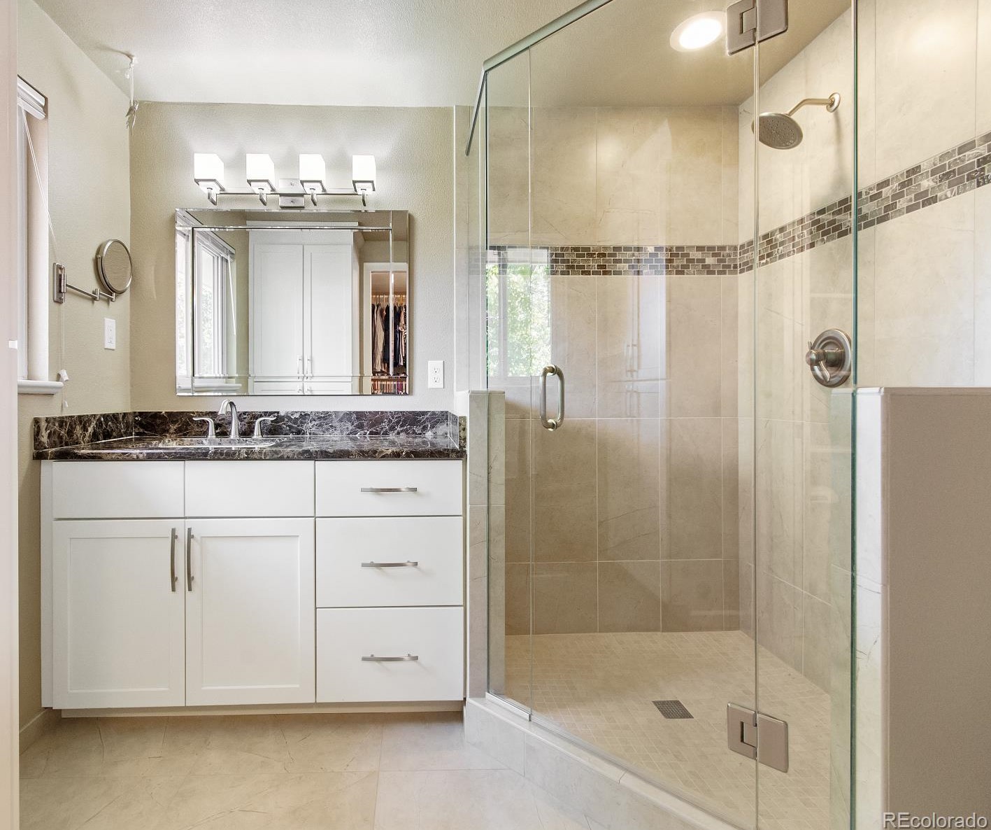 5466 Portland Dr, Littleton CO 80128-3946 exterior