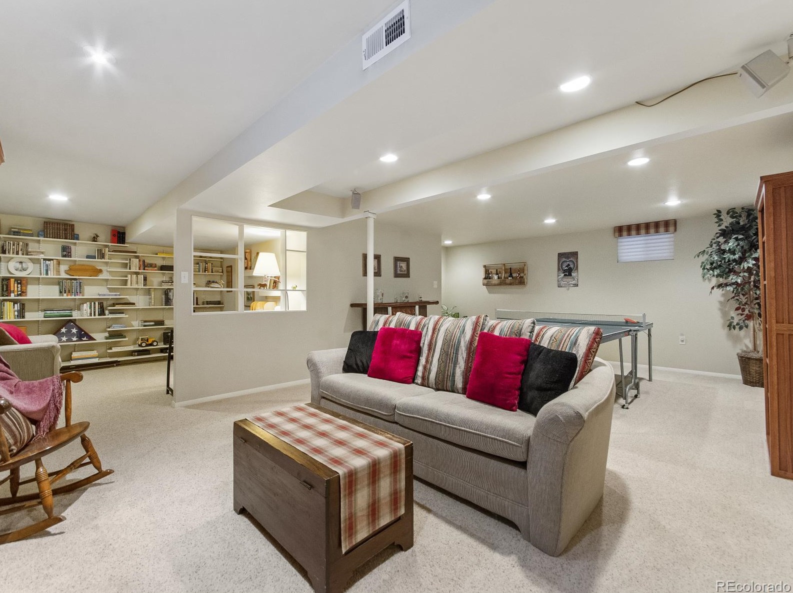 5466 Portland Dr, Littleton CO 80128-3946 exterior