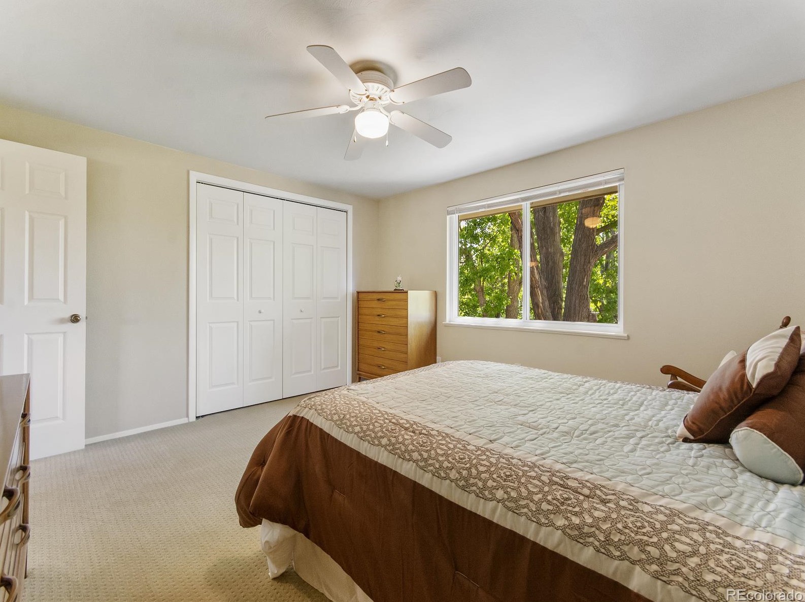 5466 Portland Dr, Littleton CO 80128-3946 exterior