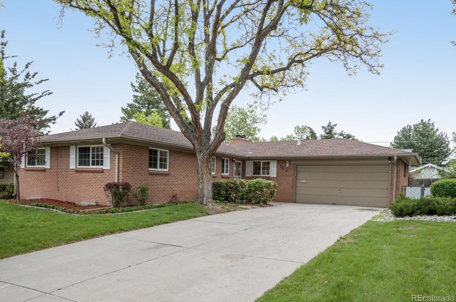 7126 Apache St, Littleton, CO 80120-3812