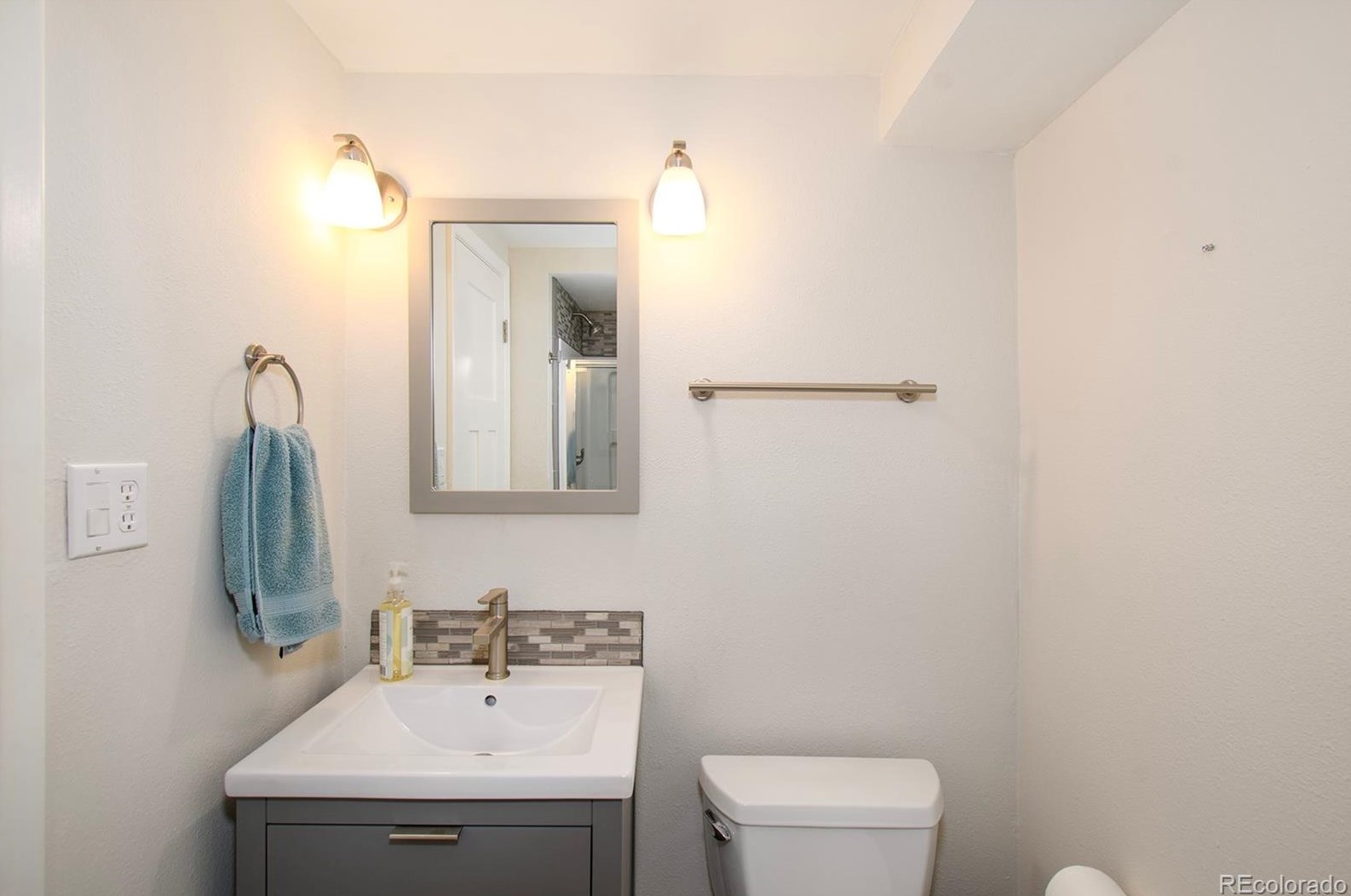 5945 Race St, Littleton CO  80121-2651 exterior