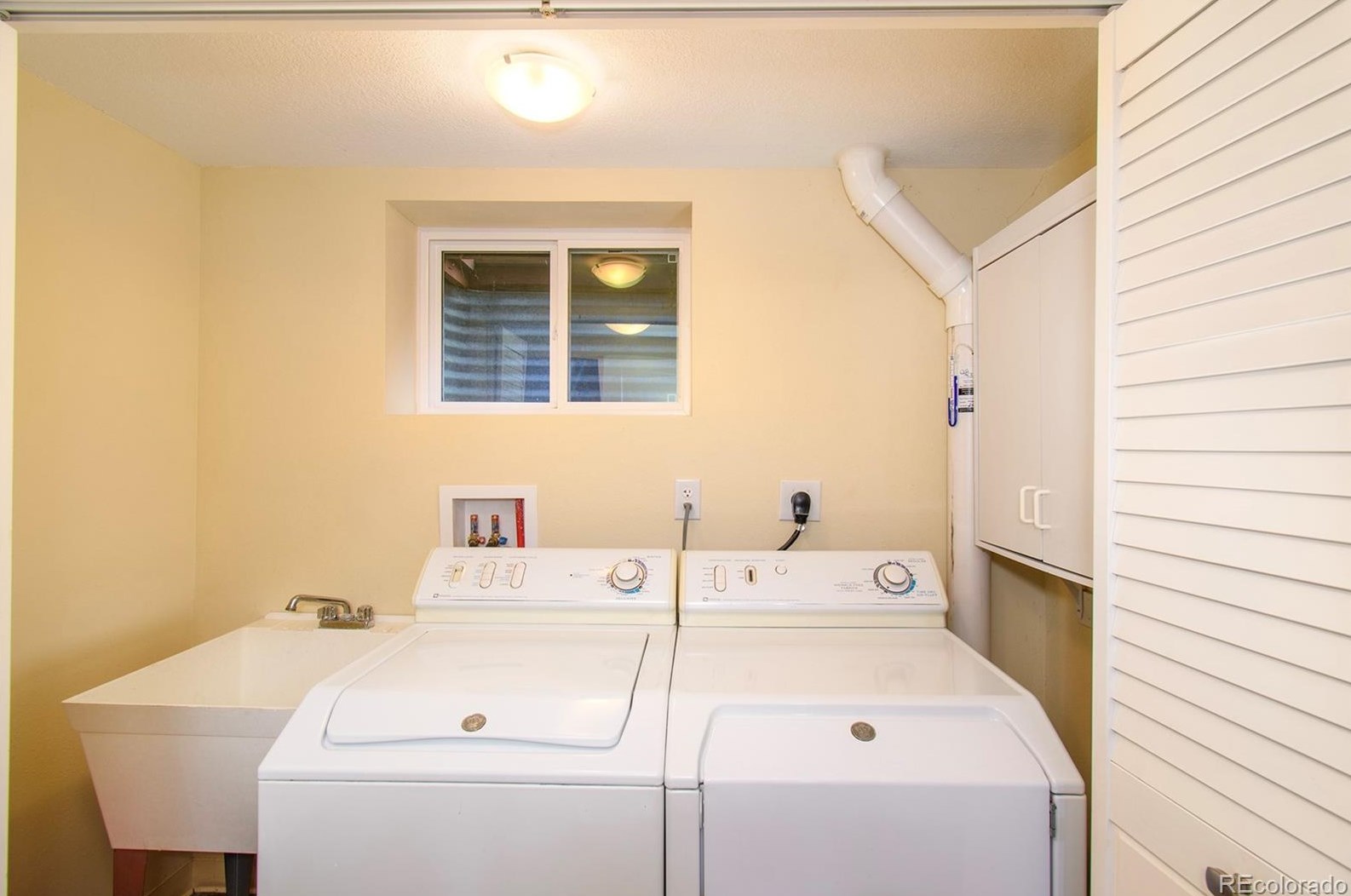 5945 Race St, Littleton CO  80121-2651 exterior