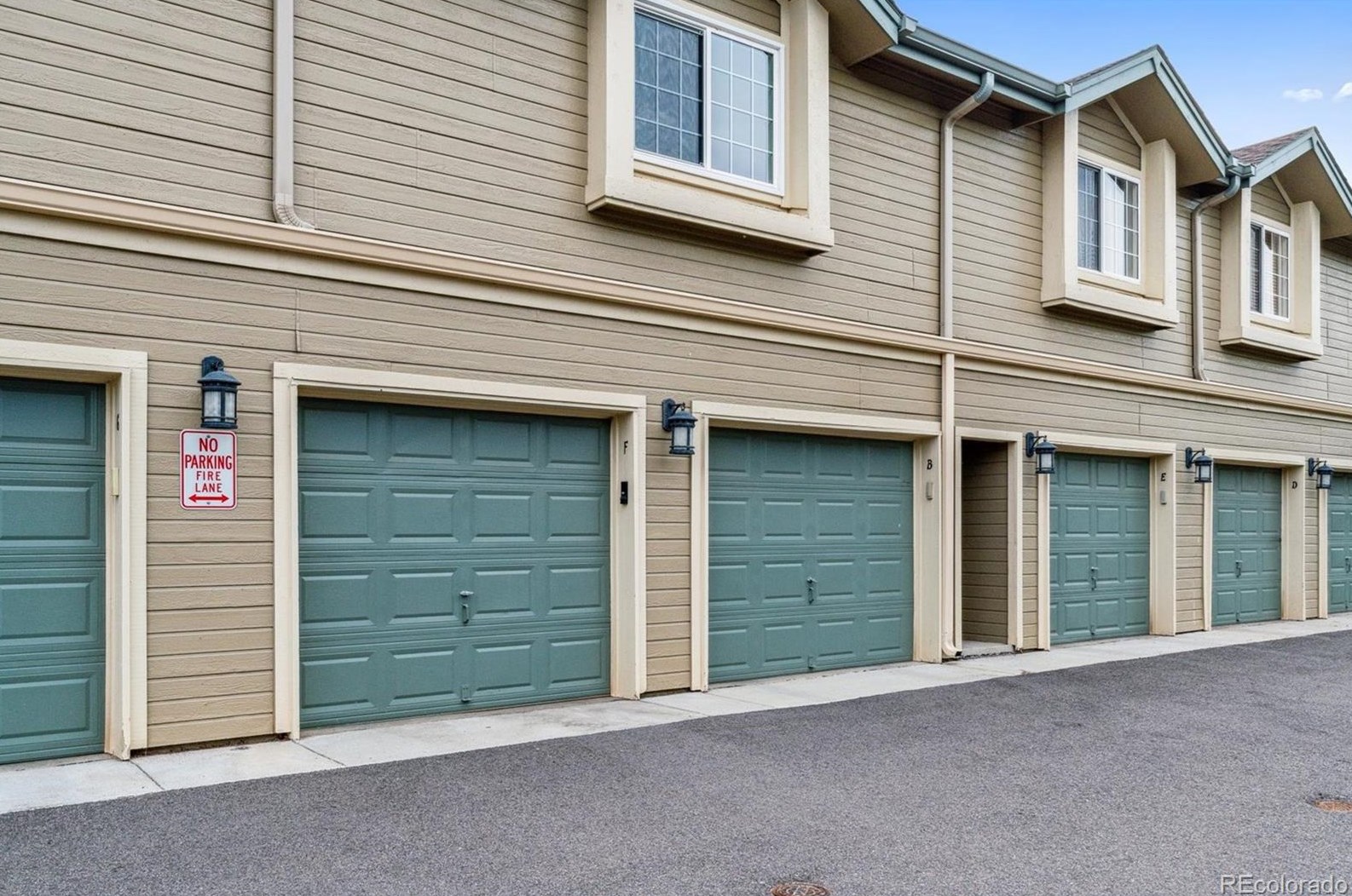 2862 Centennial Dr, Littleton CO 80123-7706 exterior