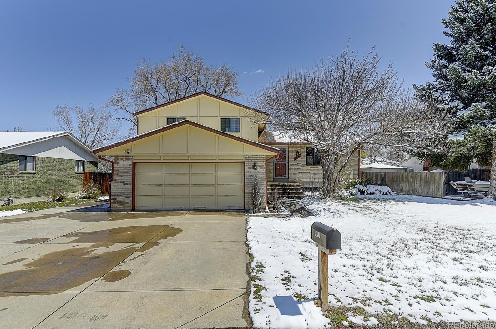 6890 Gray Dr, Arvada, CO 80003-4256