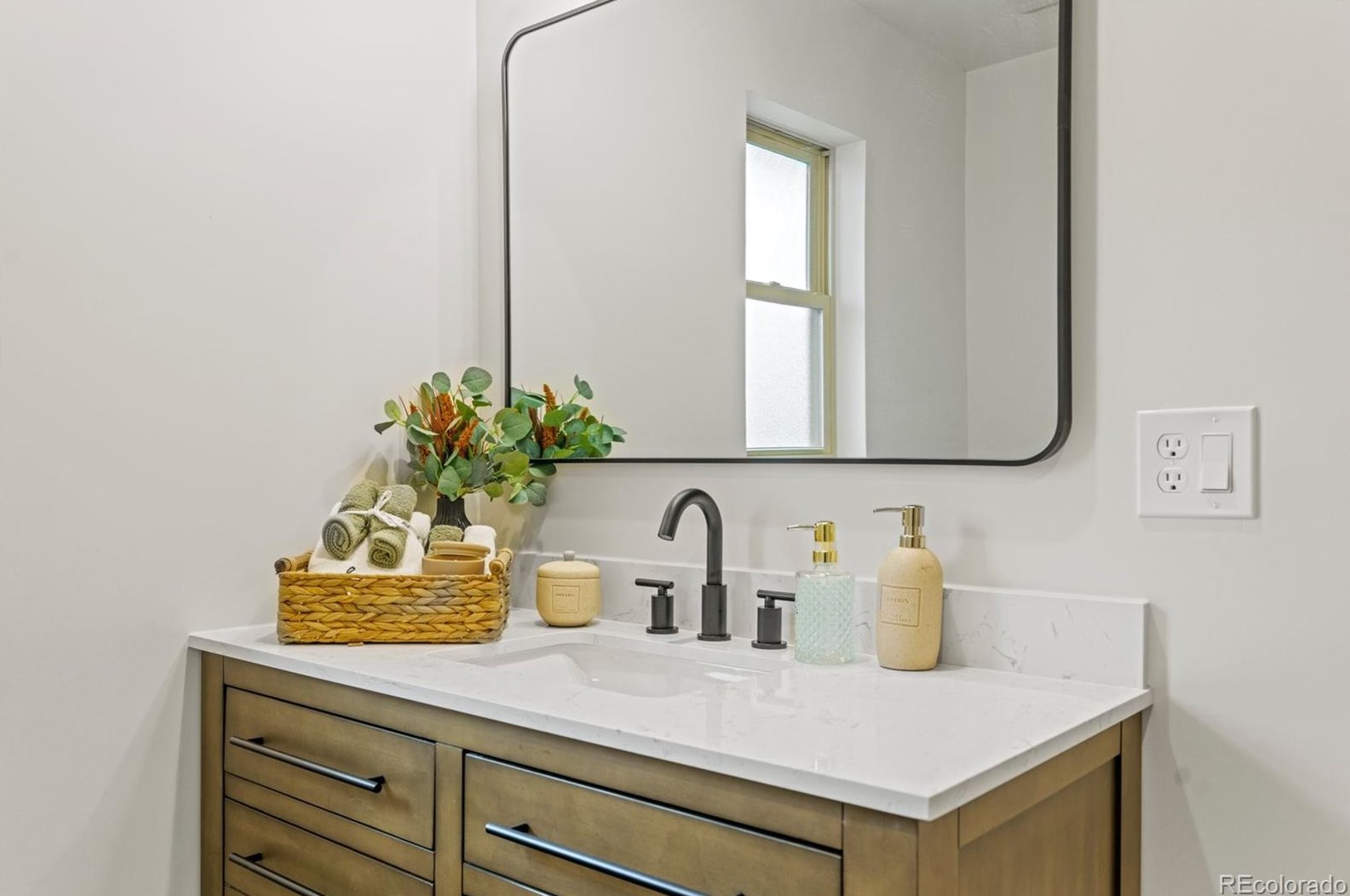 6353 Elati St, Littleton CO  80120-3333 exterior