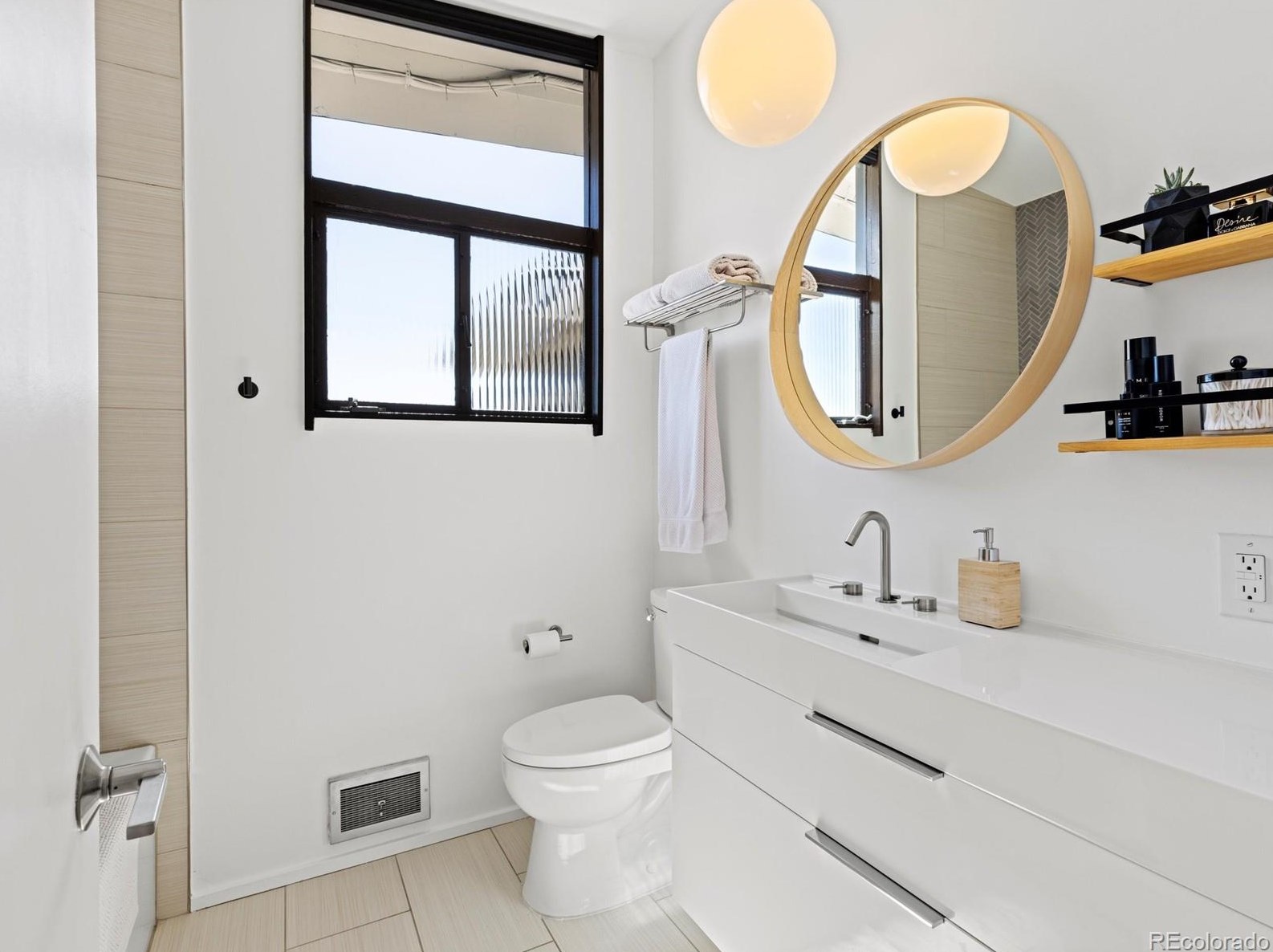 5425 Lowell Blvd, Littleton CO  80123-2933 exterior