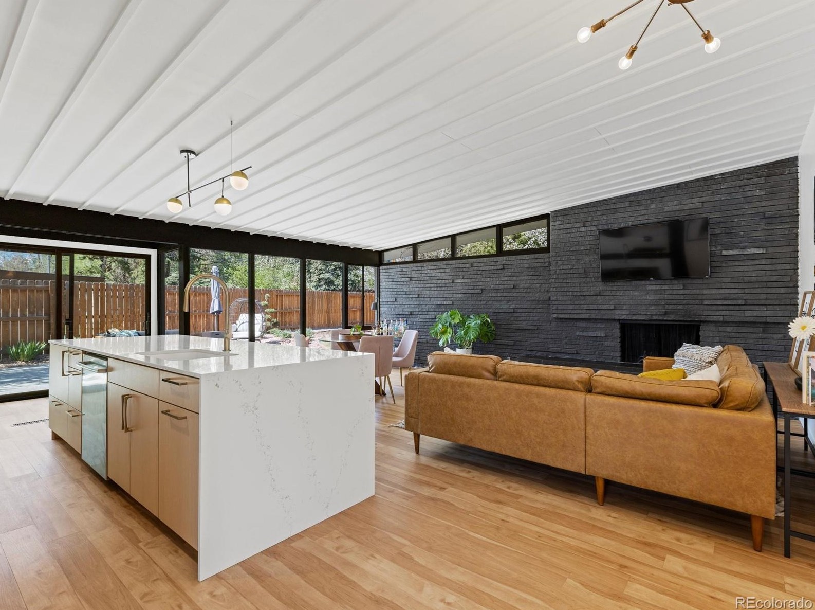 5425 Lowell Blvd, Littleton CO  80123-2933 exterior