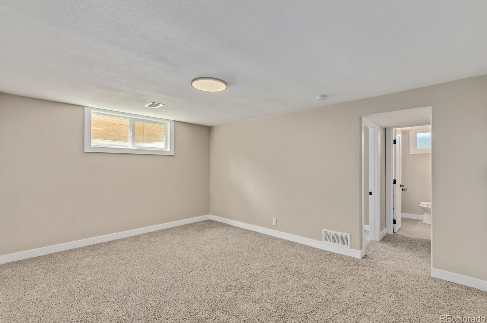 39 Fair Ave, Littleton CO  80120-2813 exterior