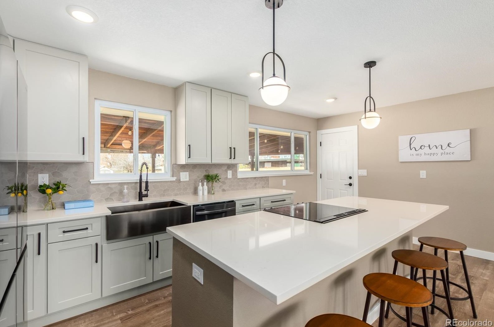 39 Fair Ave, Littleton CO  80120-2813 exterior