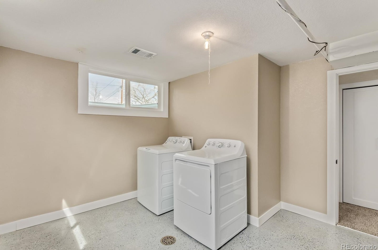 39 Fair Ave, Littleton CO  80120-2813 exterior