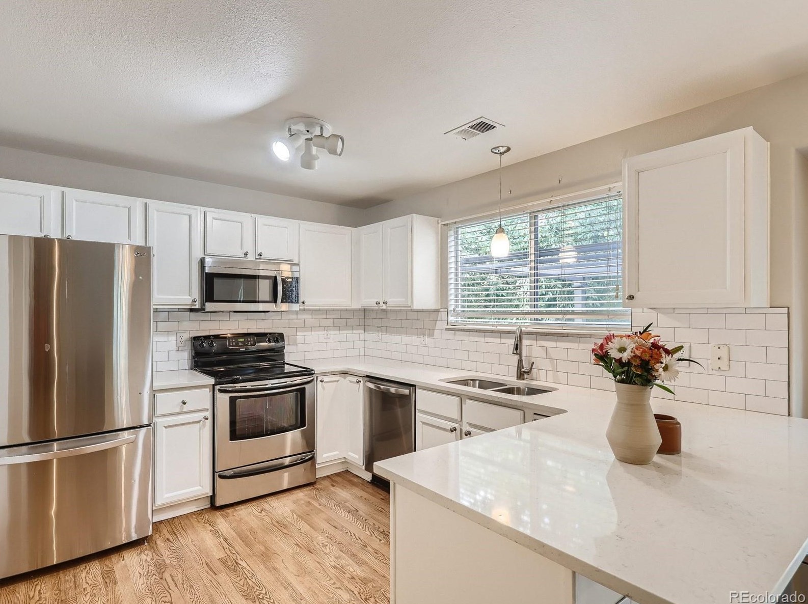 9665 Castle Ridge Cir, Littleton CO  80129-5706 exterior