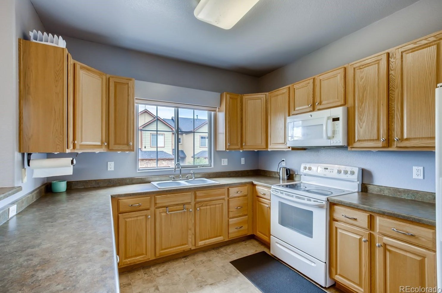 5592 Canyon View Dr, Castle Rock, CO 80104-5360