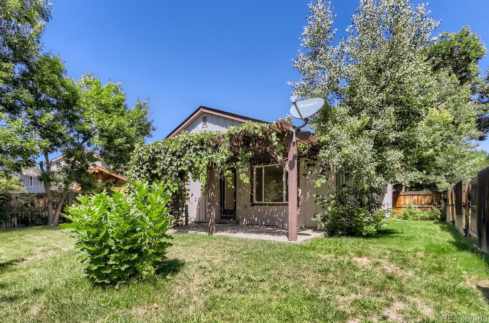 8164 Cody Ct, Arvada CO  80005-2420 exterior