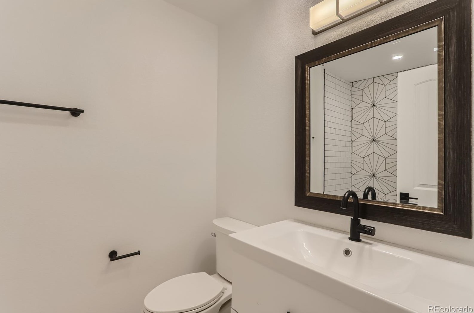 8164 Cody Ct, Arvada CO  80005-2420 exterior