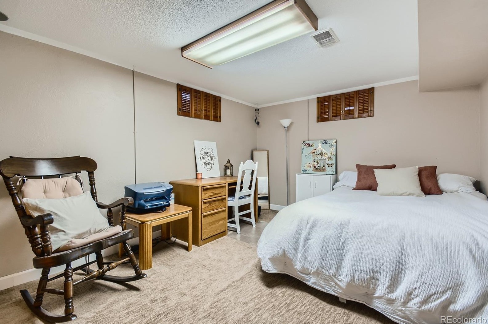 5910 Logan Ct, Littleton CO 80121-1120 exterior