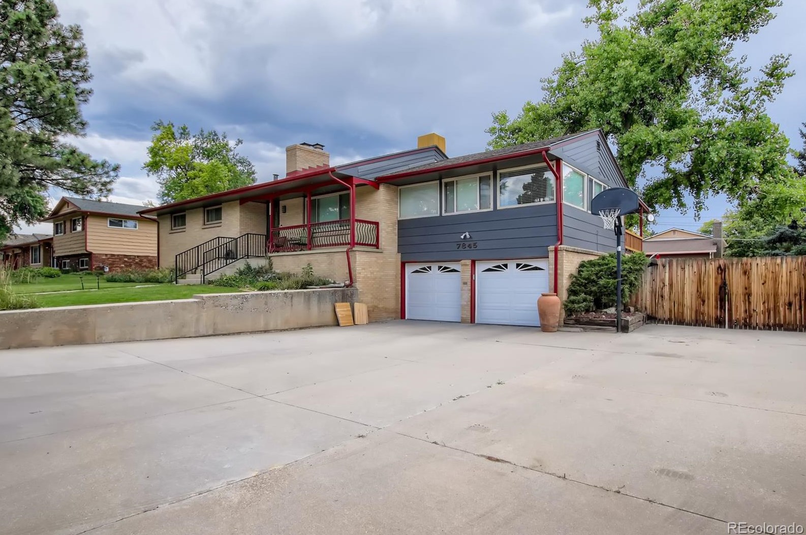 7845 Newman St, Arvada, CO 80005-3647
