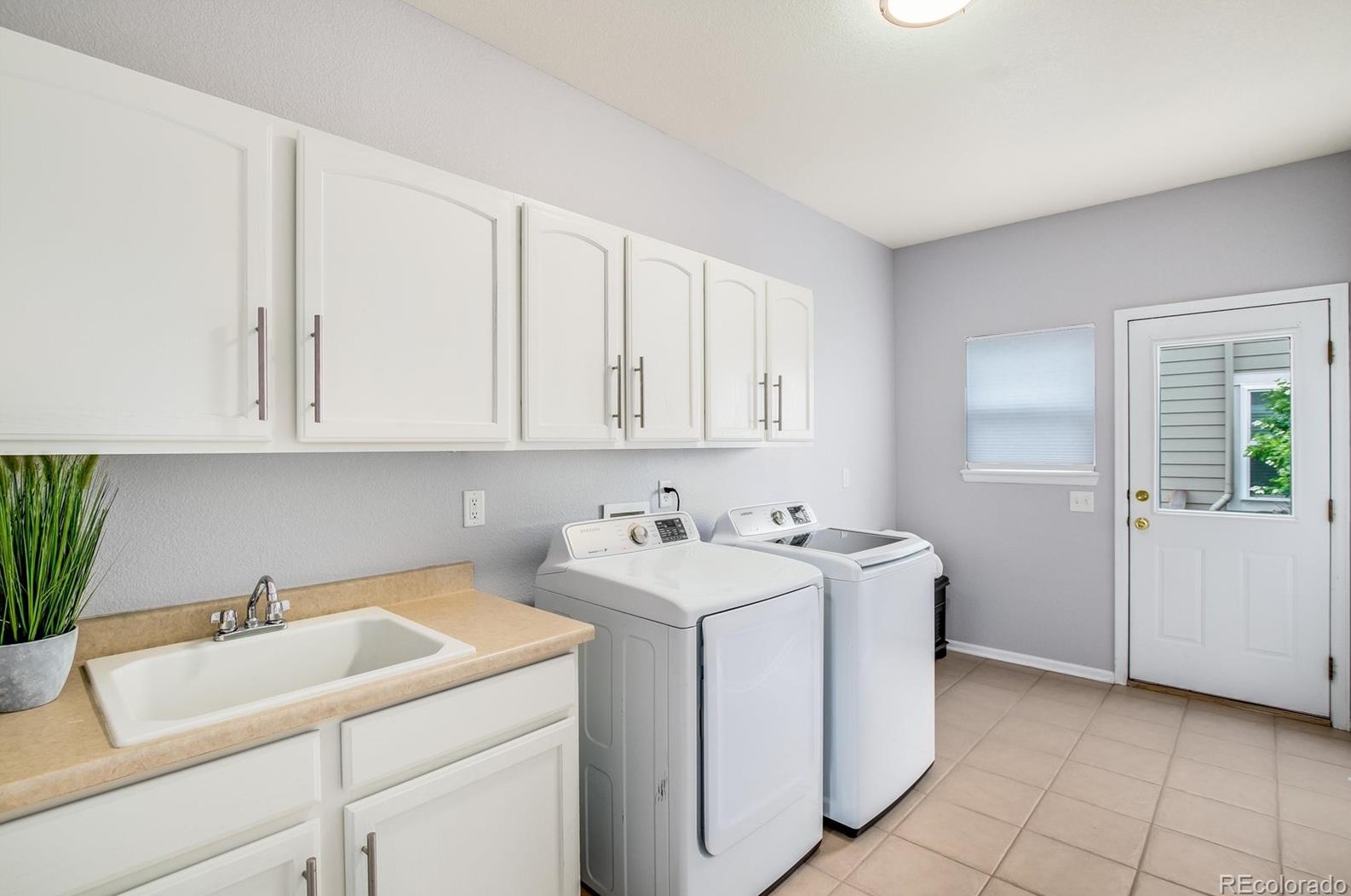 9732 Carr Way, Littleton CO 80127-8589 exterior