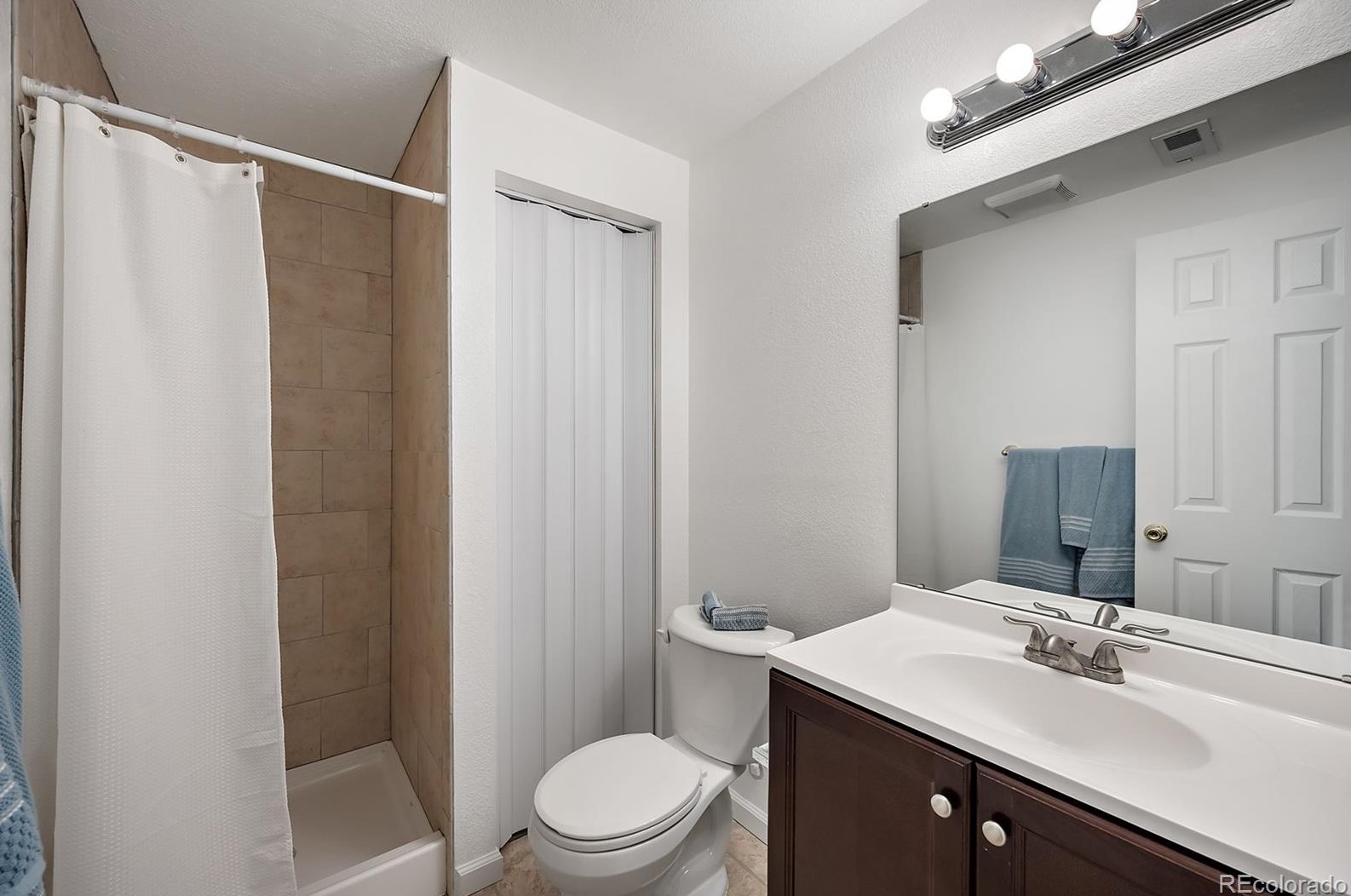 1226 Braewood Ave, Littleton CO  80129-5619 exterior