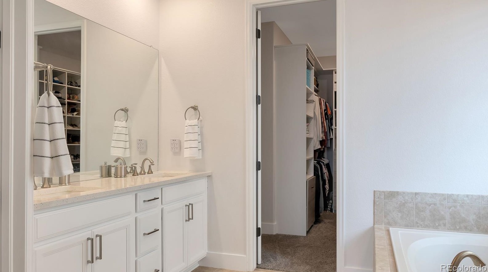 2499 Ambience Ln, Castle Rock CO  80109-3751 exterior