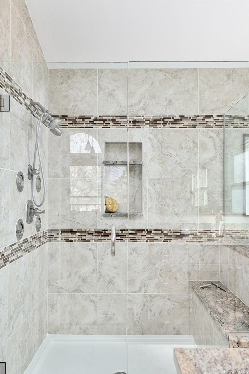 6276 Collegiate Dr, Littleton CO 80130-5331 exterior