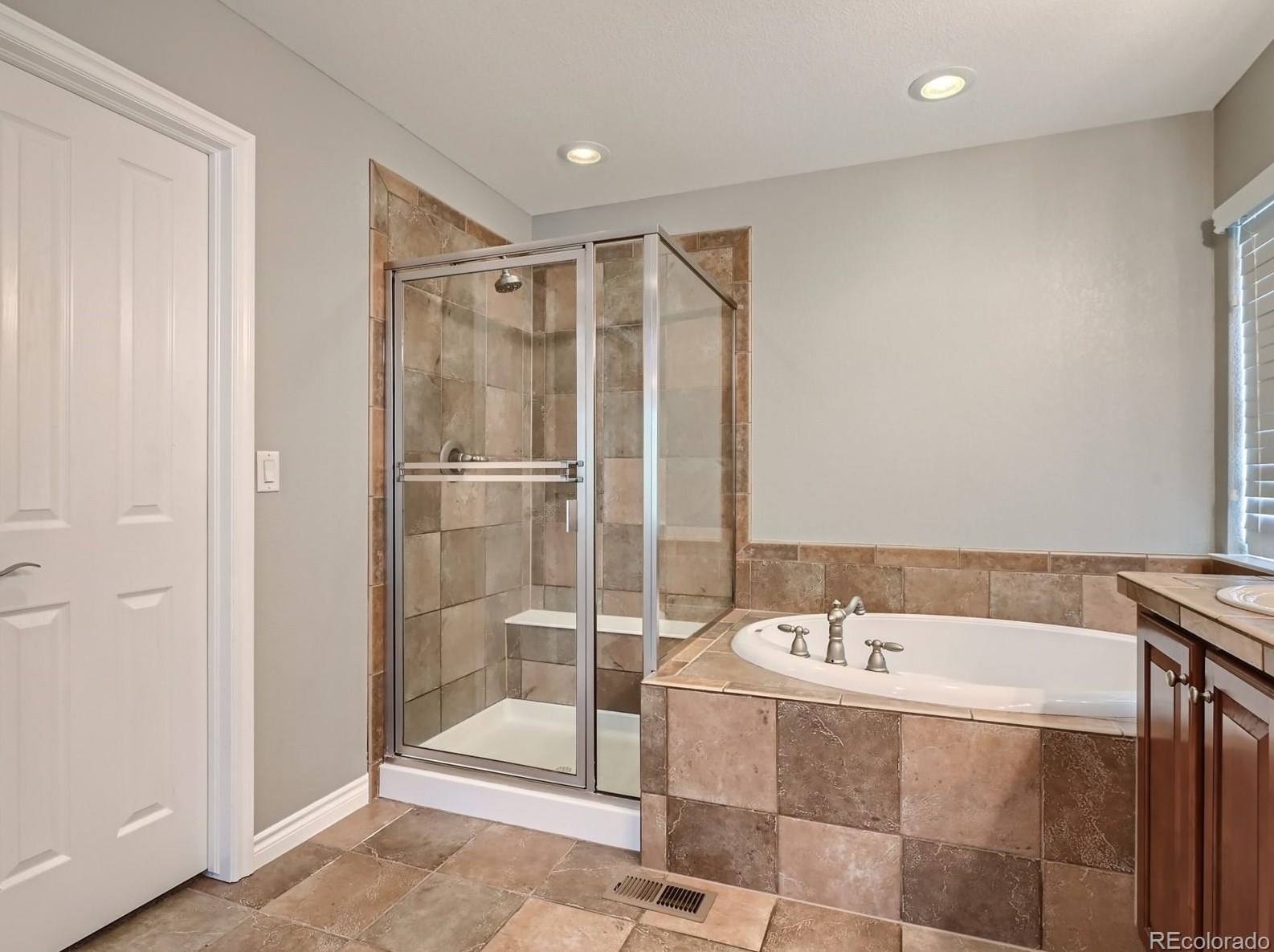 4760 Bluegate Dr, Littleton CO  80130-6600 exterior