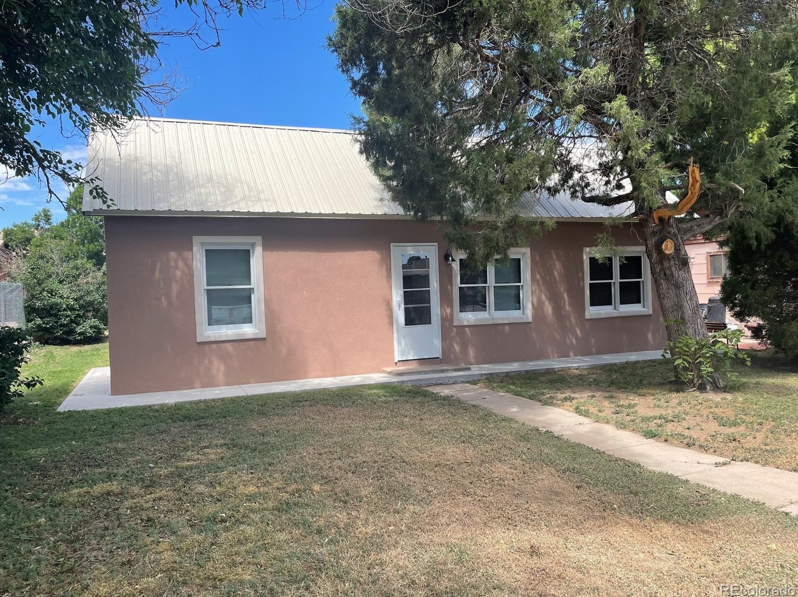326 New York Ave, Stratton, CO 80836-1127