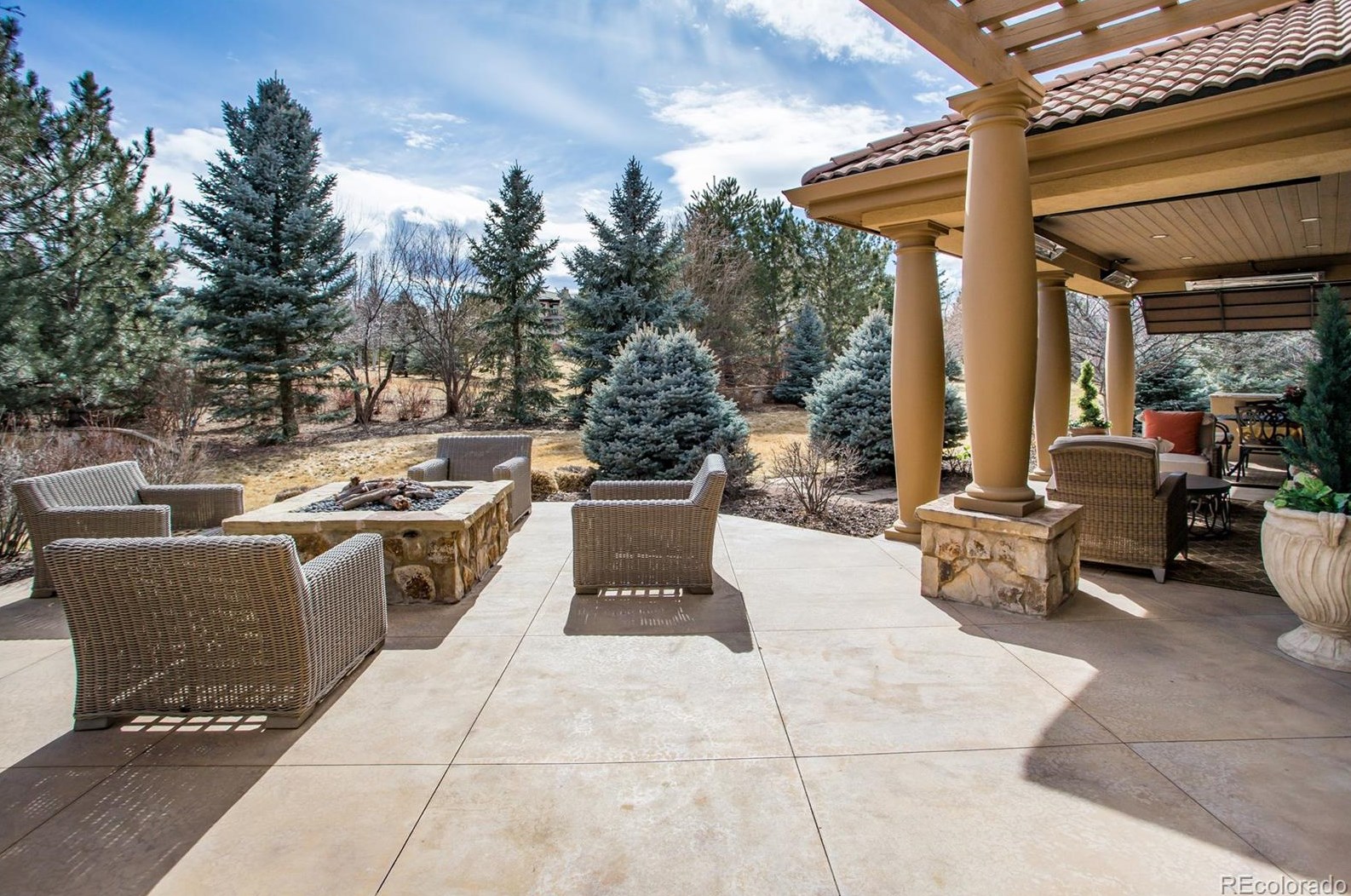 4340 Preserve Pkwy, Littleton CO  80121-3939 exterior