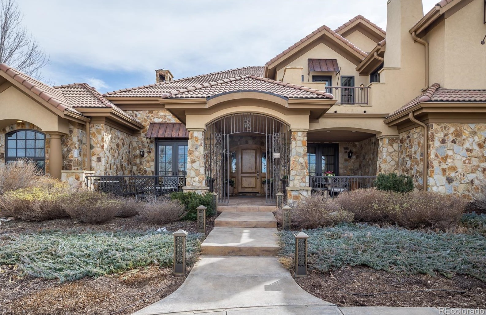 4340 Preserve Pkwy, Littleton CO  80121-3939 exterior