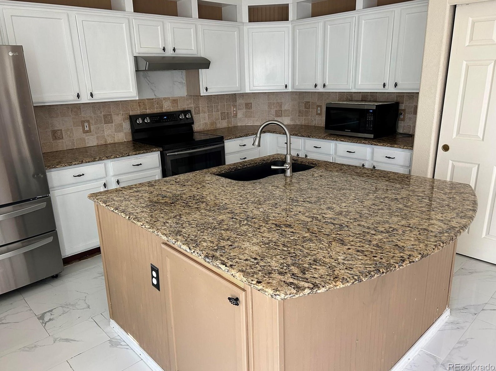 3314 White Oak St, Littleton CO 80129-6307 exterior