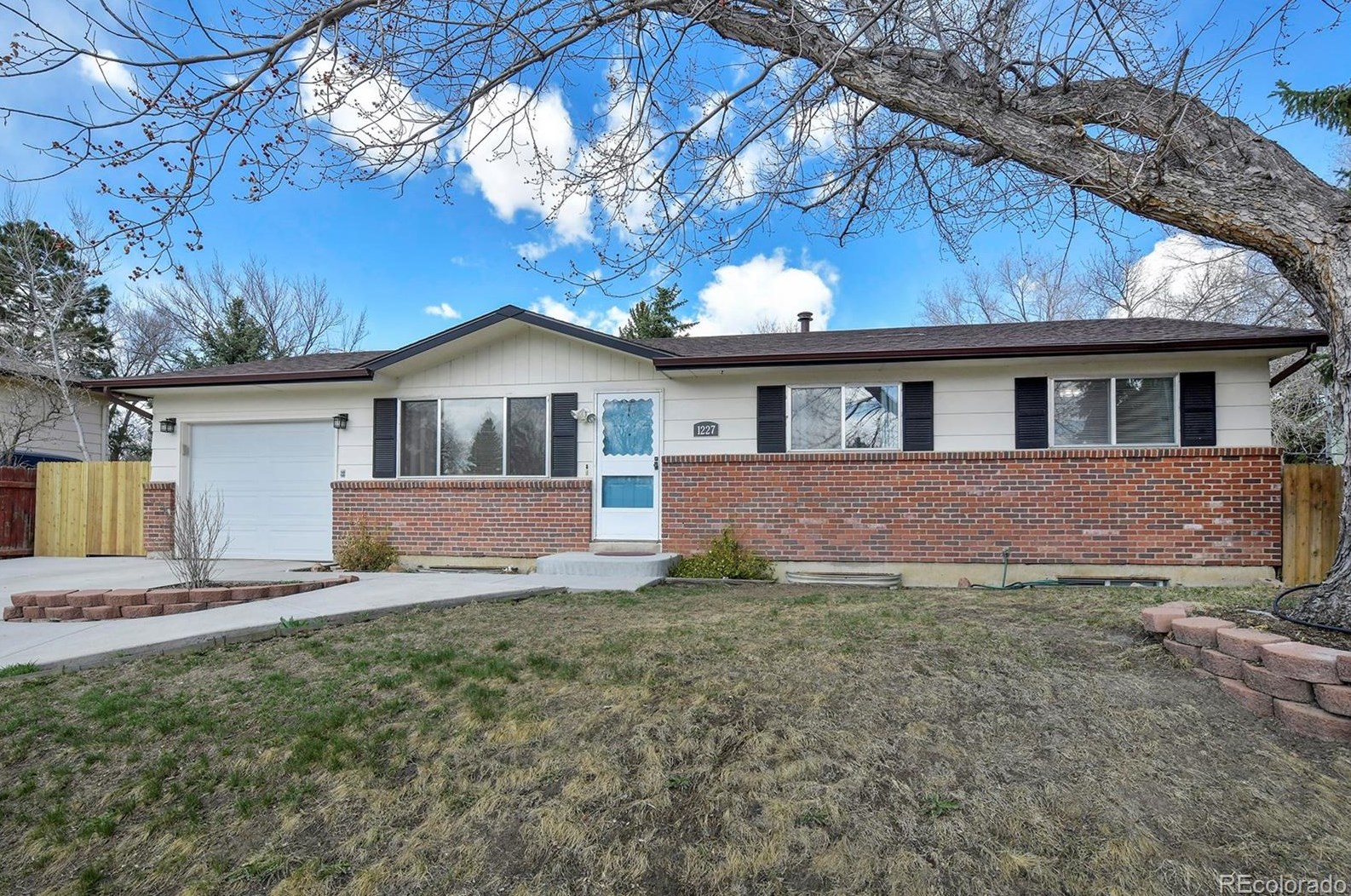 1227 Osgood Rd, Colorado Springs, CO 80915-2710