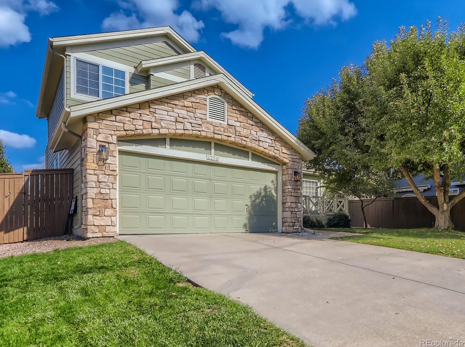 2250 Weatherstone Cir, Littleton, CO 80126-4928