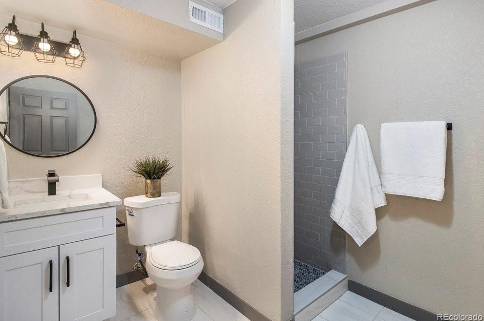 8851 Layton Ave, Littleton CO  80123-1861 exterior