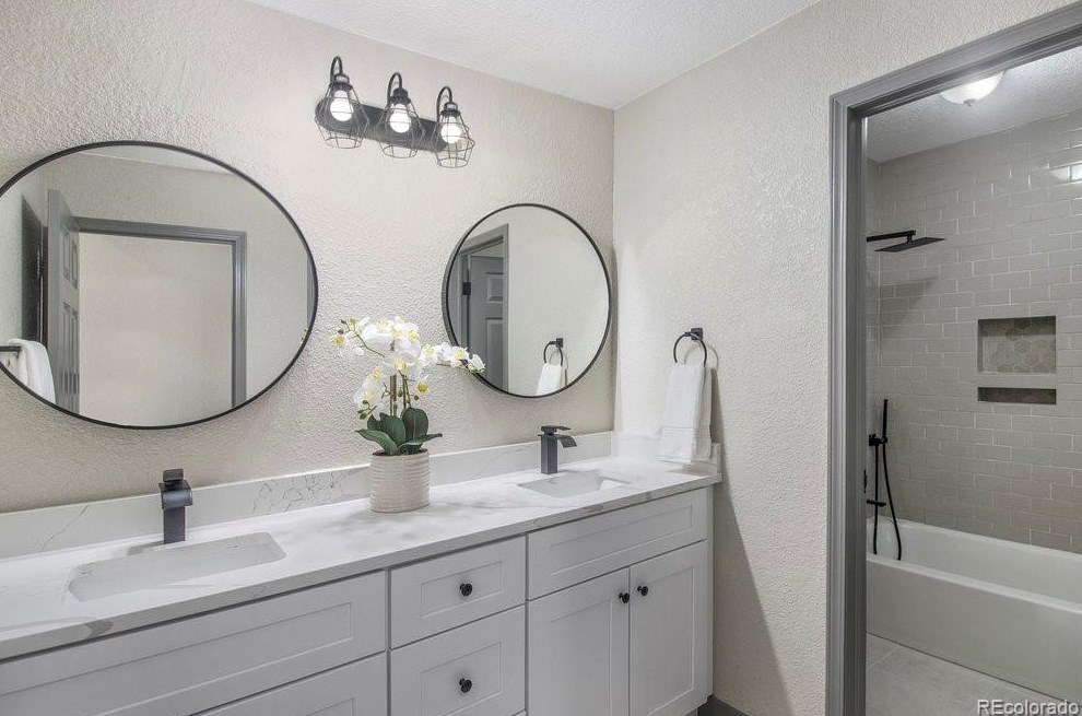 8851 Layton Ave, Littleton CO  80123-1861 exterior