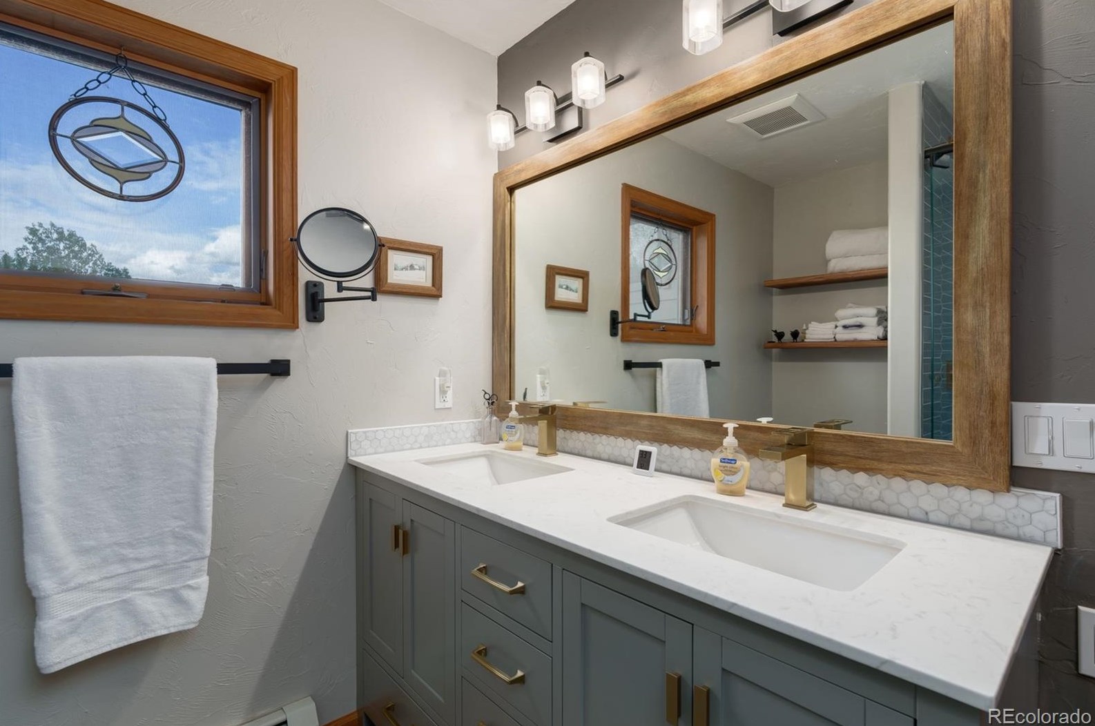 1885 Hunters Dr, Steamboat Springs CO 80487-2372 exterior