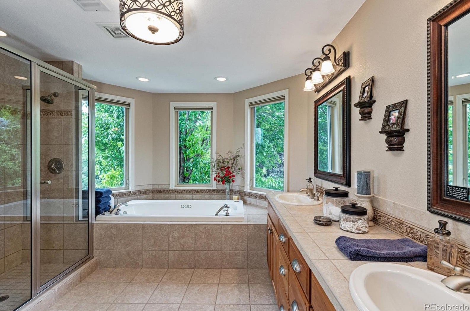 1485 Meyerwood Cir, Littleton CO 80129-1822 exterior