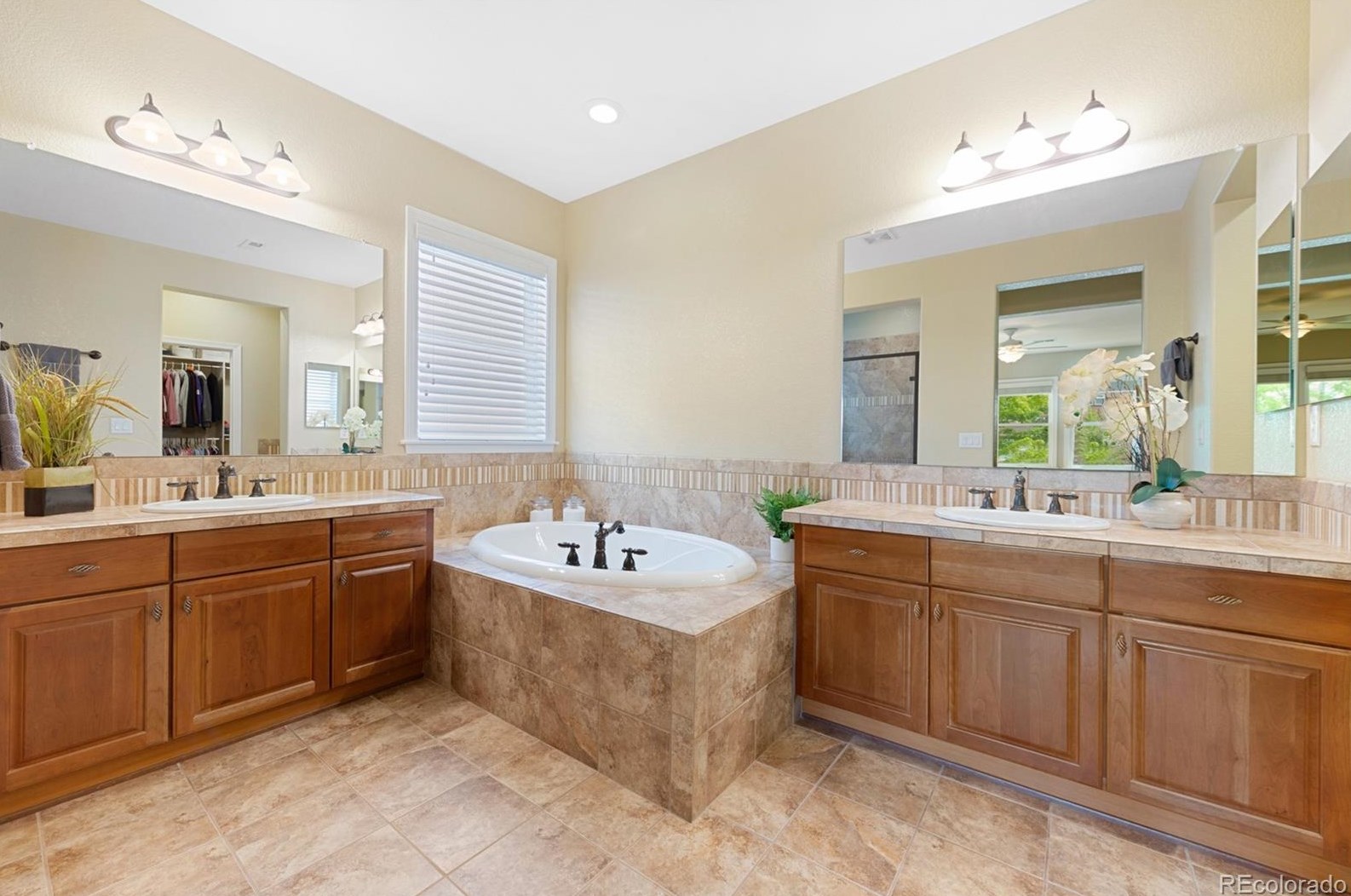 4568 Valleybrook Dr, Littleton CO  80130-6965 exterior