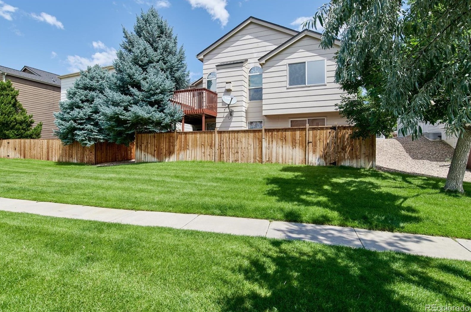 9384 Hinsdale Pl, Littleton CO  80128-4167 exterior