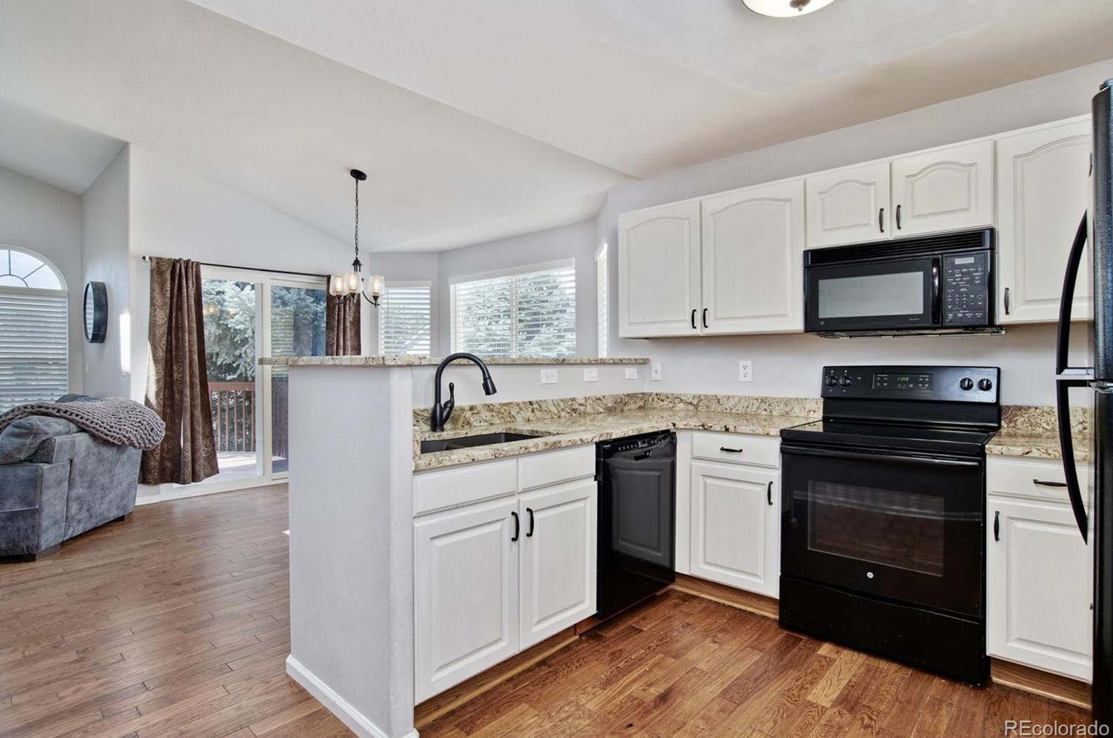 9384 Hinsdale Pl, Littleton CO  80128-4167 exterior