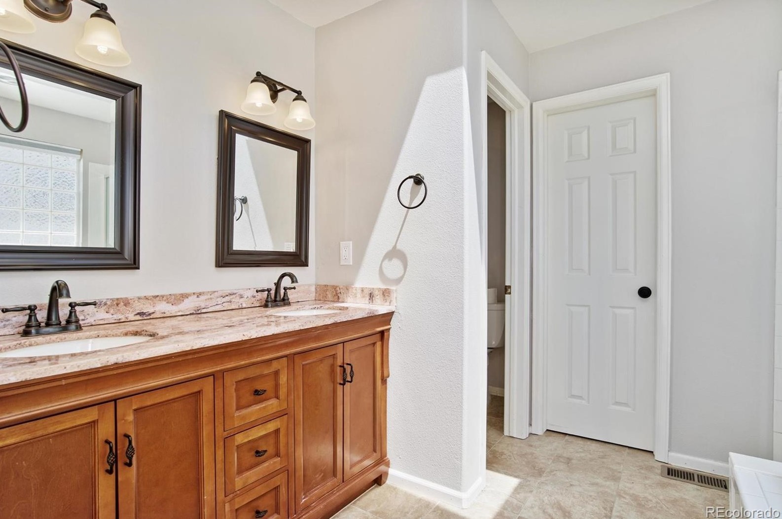 9384 Hinsdale Pl, Littleton CO  80128-4167 exterior