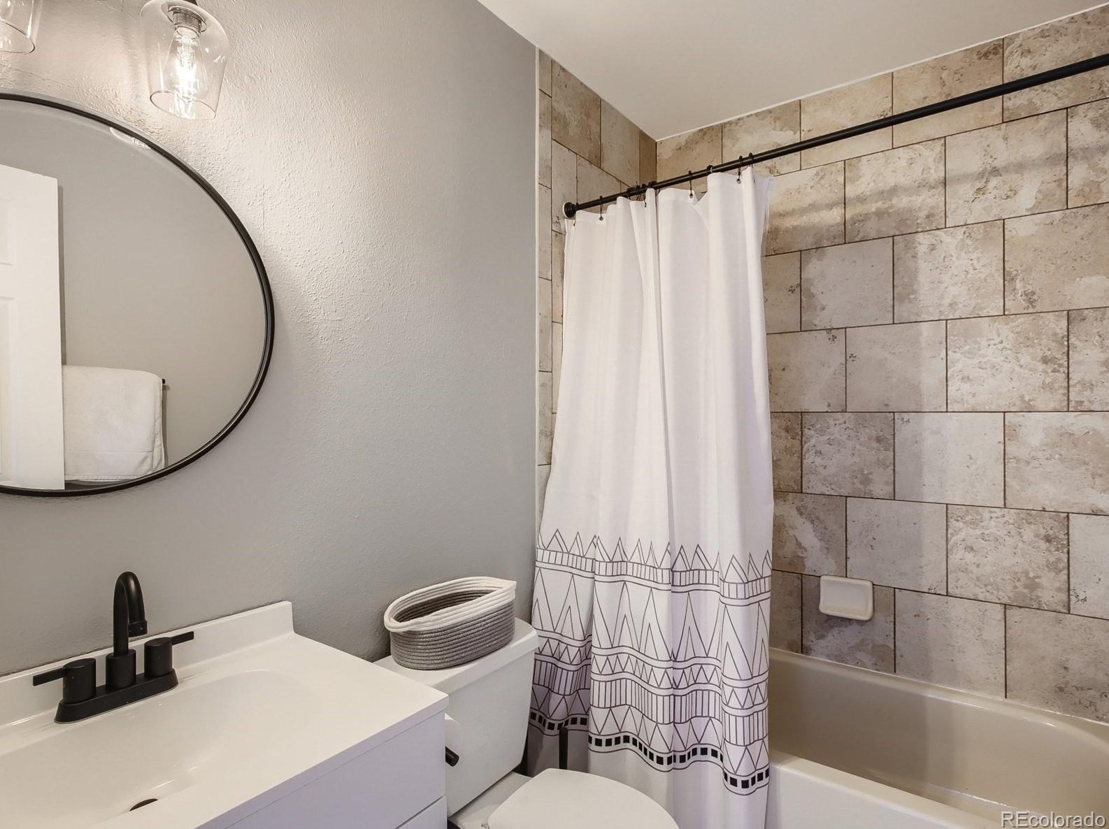 5384 Manchester Dr, Castle Rock CO  80104-8938 exterior