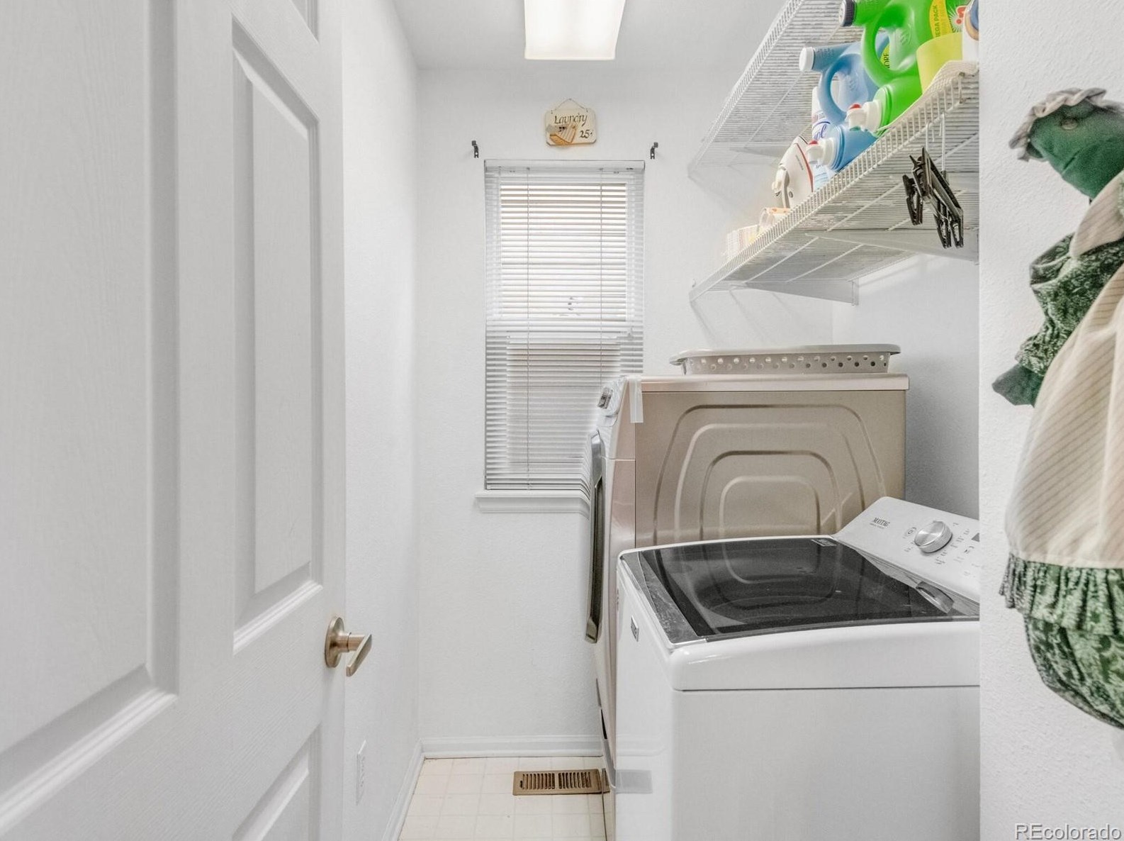 3995 Garnet Ln, Littleton CO  80126-5041 exterior