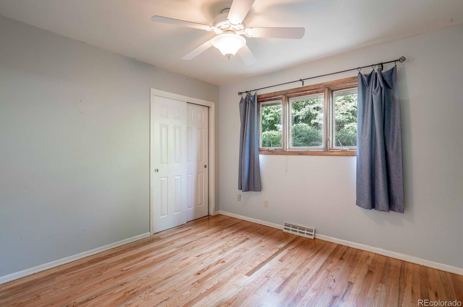 3498 Davies Ave, Littleton CO 80120-4288 exterior